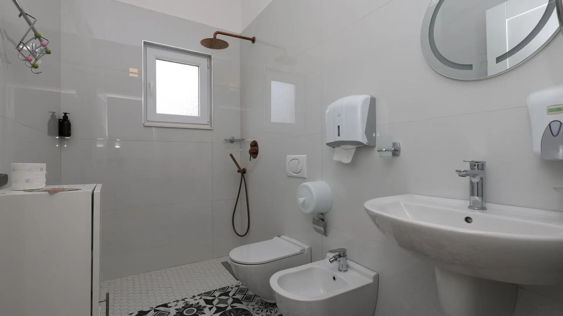 Baza Hostel - Swimming Pool 培拉特