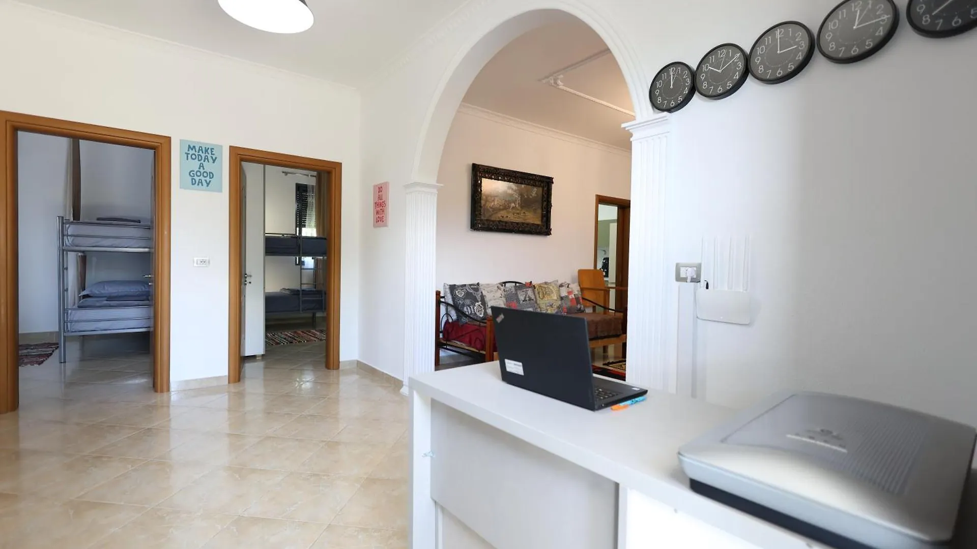 Baza Hostel - Swimming Pool 培拉特 0*,  阿尔巴尼亚
