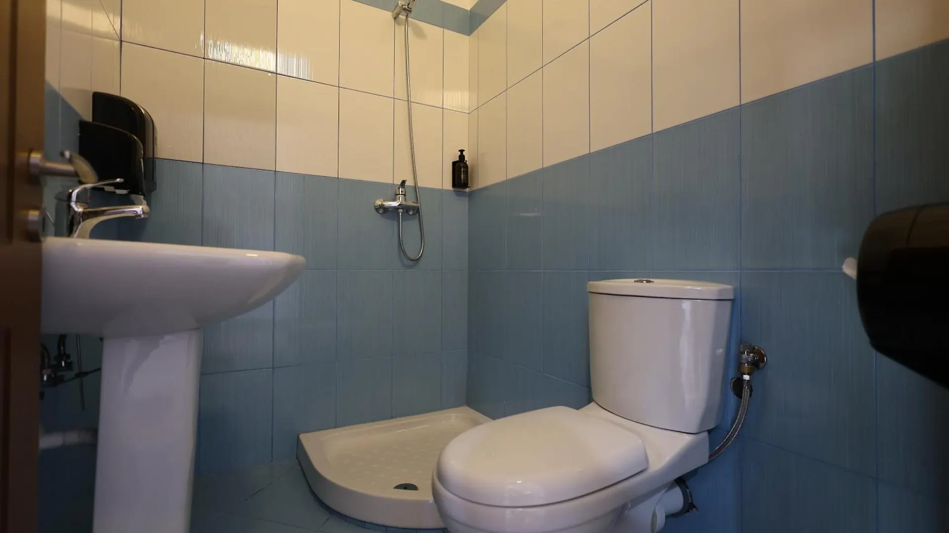 Baza Hostel - Swimming Pool 培拉特