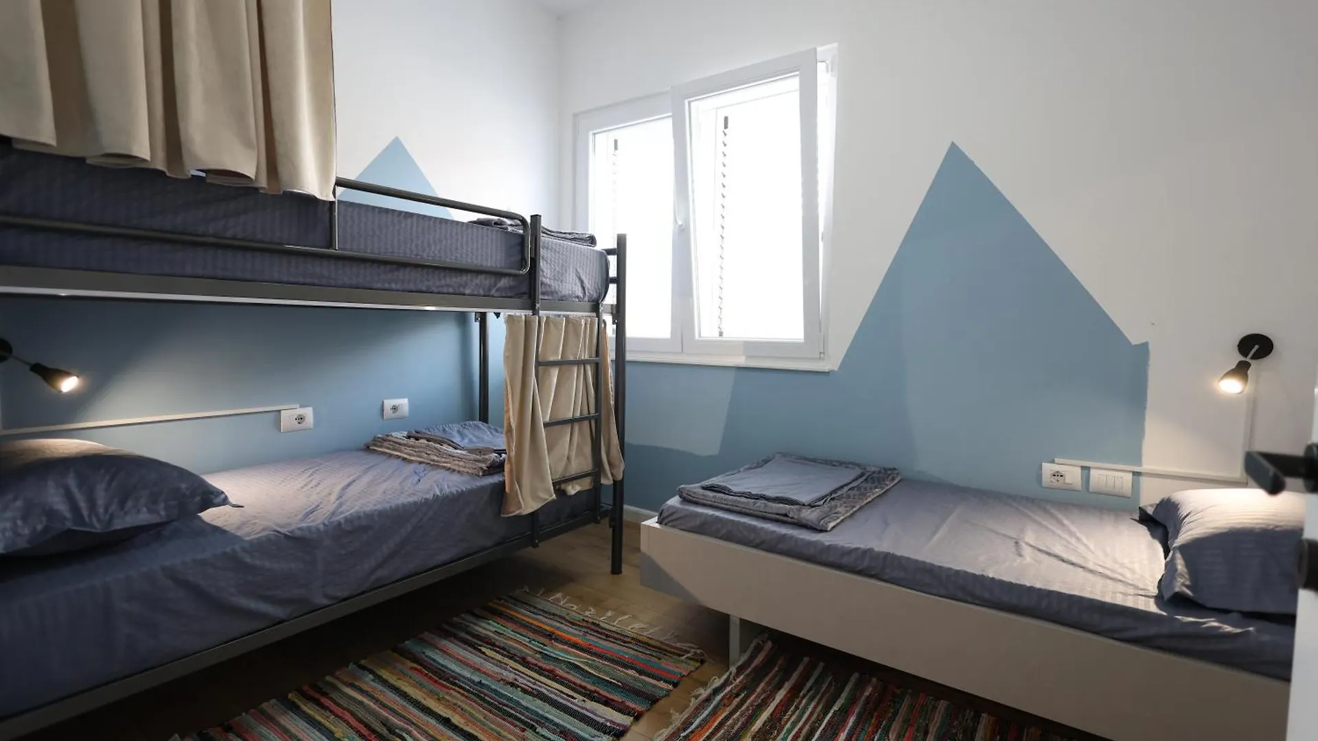 בראט Baza Hostel - Swimming Pool