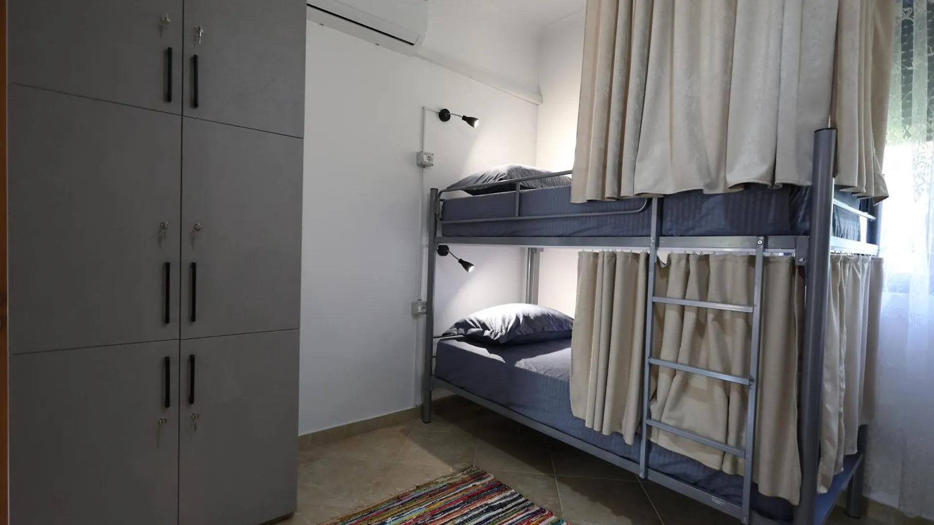 בראט Baza Hostel - Swimming Pool