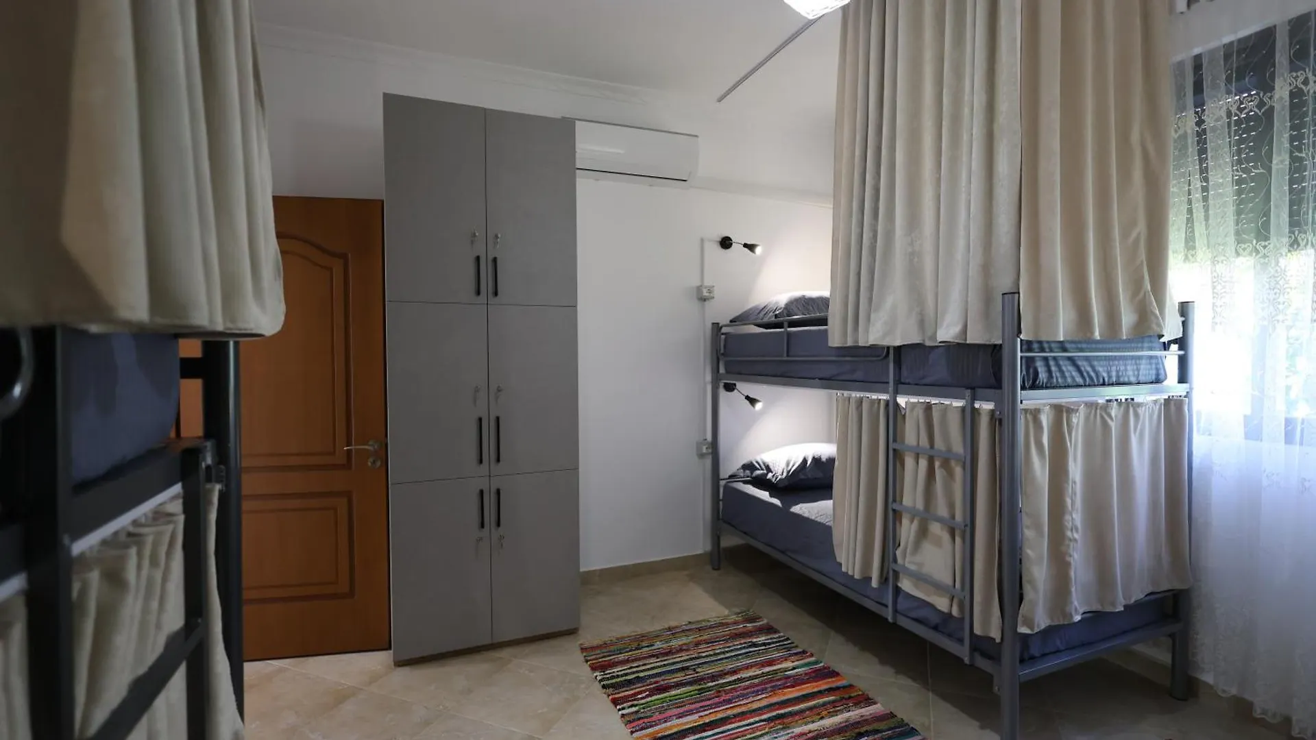Baza Hostel - Swimming Pool 培拉特