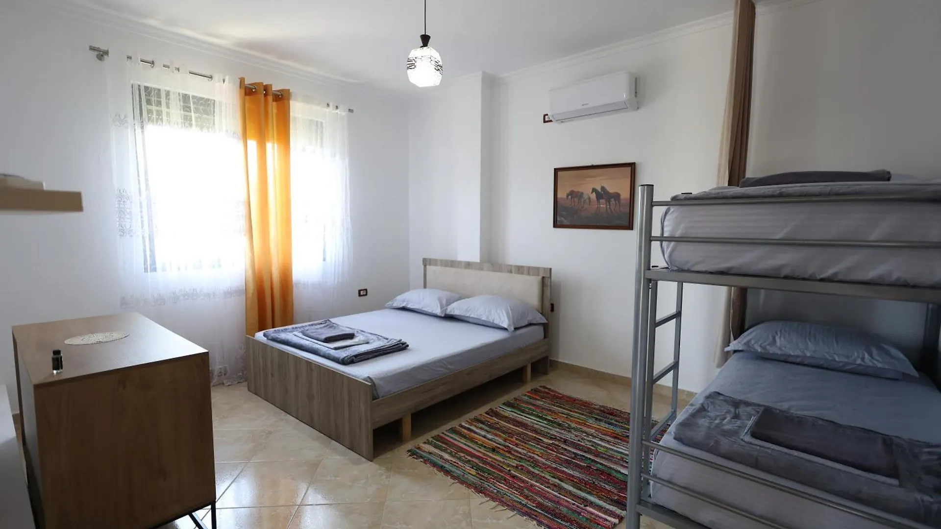 בראט Baza Hostel - Swimming Pool