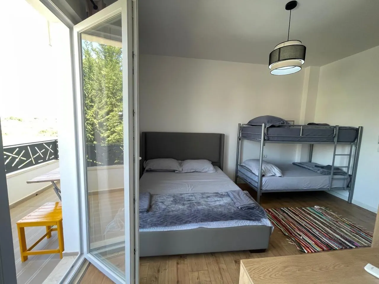 בראט Baza Hostel - Swimming Pool אלבניה