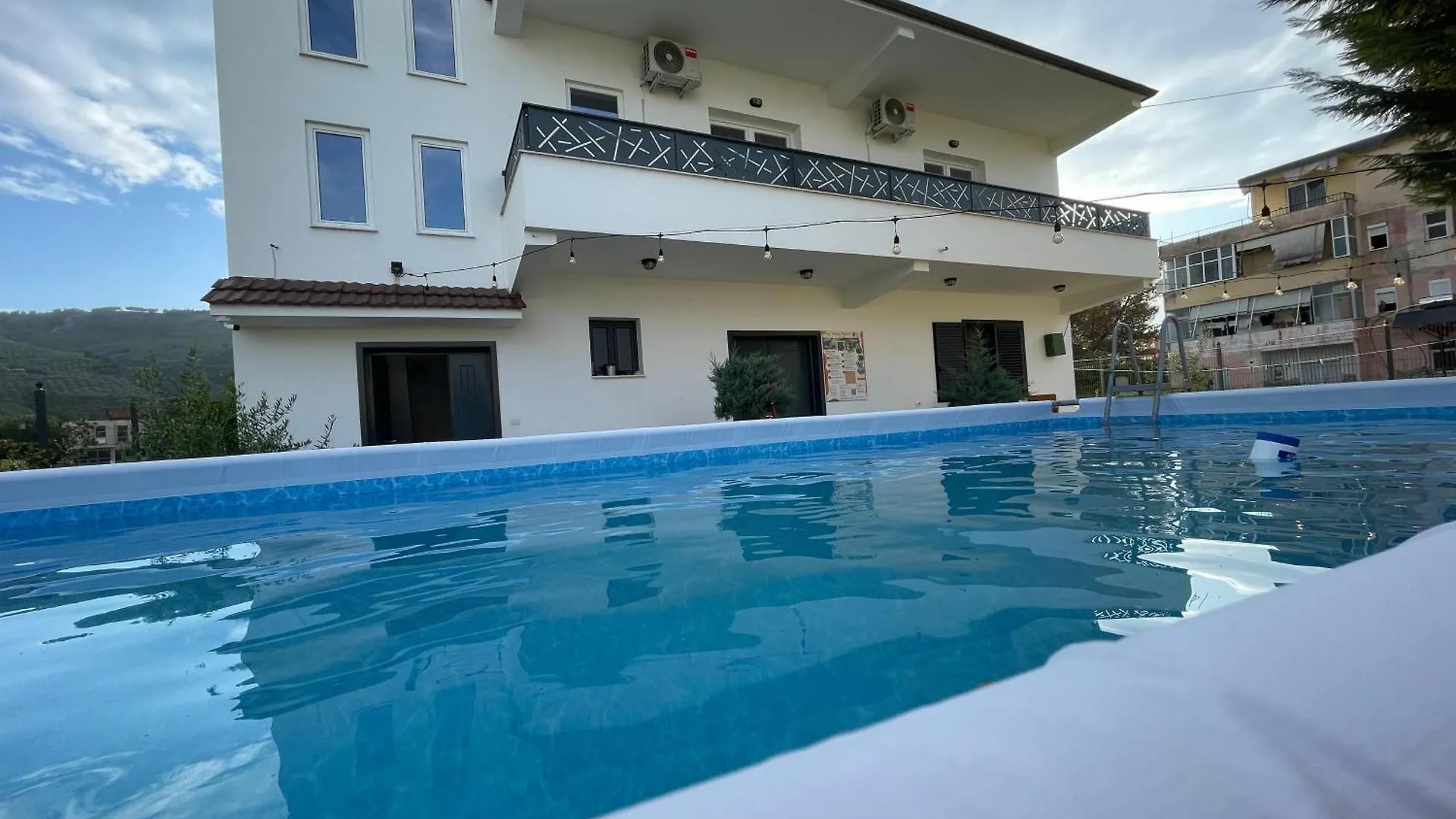 בראט Baza Hostel - Swimming Pool